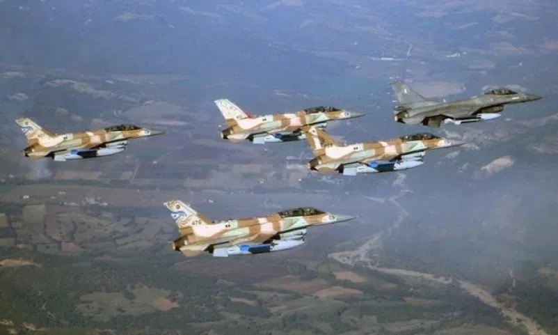 طيار 'إسرائيلي': جيشنا إرهابي ونحن مجرمو حرب